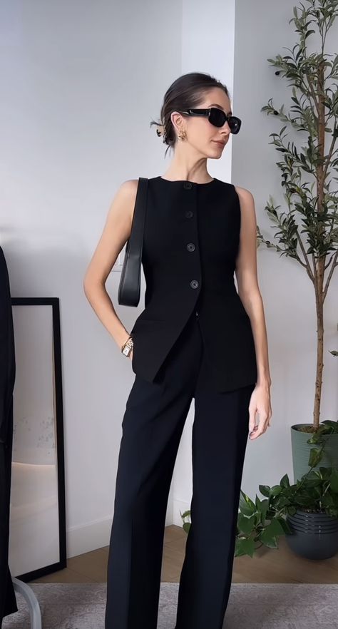 Business Black Outfit, Classy Chic Work Outfits, Business Formals For Women Classy, Female Best Man Outfit Wedding, Trouser Vest Outfit, Black Dress Corporate, Women Waistcoat Outfit Office Wear, Formal Dresses For Work Offices, Modern Work Outfit