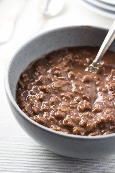 This rich and creamy hot chocolate oatmeal is a dream come true for all chocoholics. It's super easy and quick to make, will satisfy your chocolate craving and fill you up at the same time. You can make it with regular whole milk or make it vegan with non-dairy milk. Made using only real food ingredients. #chocolate #oatmeal #vegan #vegetarian #cleaneating #healthy #recipe #realfood Hot Chocolate Oatmeal, Creamy Hot Chocolate, Oatmeal Vegan, Healthy Foods To Make, Non Dairy Milk, Vegan Oatmeal, Chocolate Oats, Cheap Healthy Meals, Chocolate Oatmeal