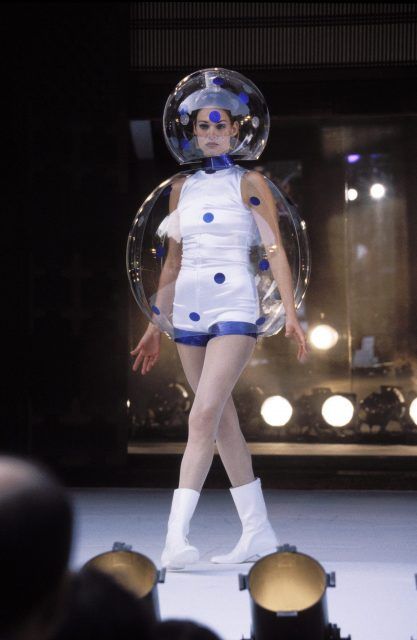 Space Age Fashion, Andre Courreges, Hussein Chalayan, Mary Quant, Iris Van Herpen, Model Look, Dior Couture, Christopher Kane, Themed Outfits