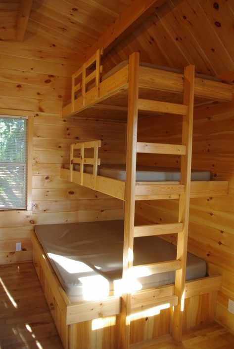 Cabin Bunkhouse Ideas, Bunk Beds Tiny House, Cottage Bunkie Ideas, Summer Camp Room, Camp Grounds Ideas, Camping Bed Ideas, Bunk House Cabin, Summer Camp Cabin, Bunkhouse Ideas