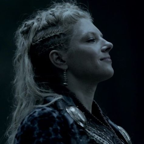 Largatha Viking, Lagethera Vikings, Lagatha Vikings, Lagertha Aesthetic, Viking Aesthetic Woman, Viking Tv Show, Vikings Aesthetic, Katheryn Winnick Vikings, Lagertha Lothbrok