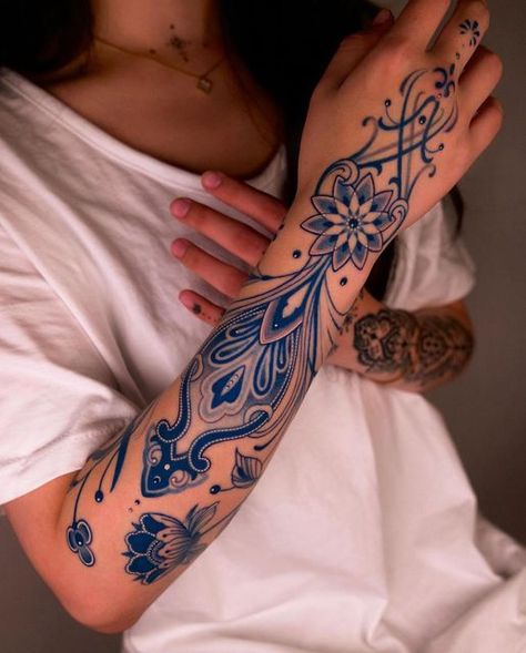 Blue Flower Tattoos, Cute Tats, Professional Tattoo, Dream Tattoos, Body Mods, Inspirational Tattoos, Blue Ink, Flower Tattoos, Flash Tattoo