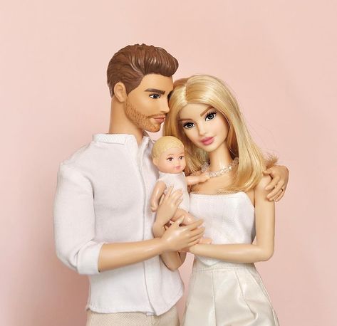 Barbie E Ken, Realistic Barbie, Barbie Y Ken, Barbie Happy Family, Baby Barbie, Barbies Pics, Barbie Fashionista Dolls, Barbie Family, Barbie Dress Fashion