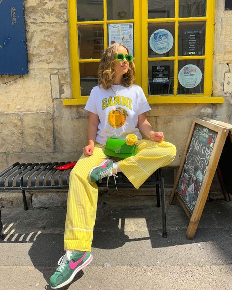 Daisy Austin | Everything sunny, summery, colourful and fruity 🍋🍑 #dopaminestyle #colourfulsummer #stylingcolour #summeroutfit | Instagram Styling Nike Cortez Women, Green Nike Shoes Outfit, Cortez Nike Outfit, Nike Cortez Outfit Woman, Bright Colour Outfit, Nike Cortez Green, Sneakers Fashion Nike, Colorful Outfits Spring, Nike Cortez Outfit