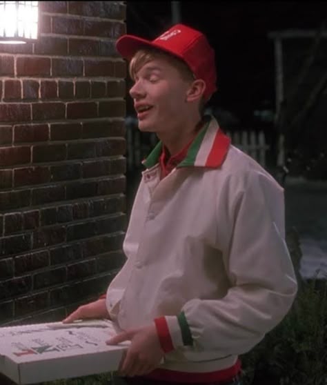 Home Alone Characters, Kevin Mcallister, Home Alone 1, Pizza Delivery Boy, Delivery Guy, Boy Jacket, Pizza Boy, Pizza Branding, Pizza Guy