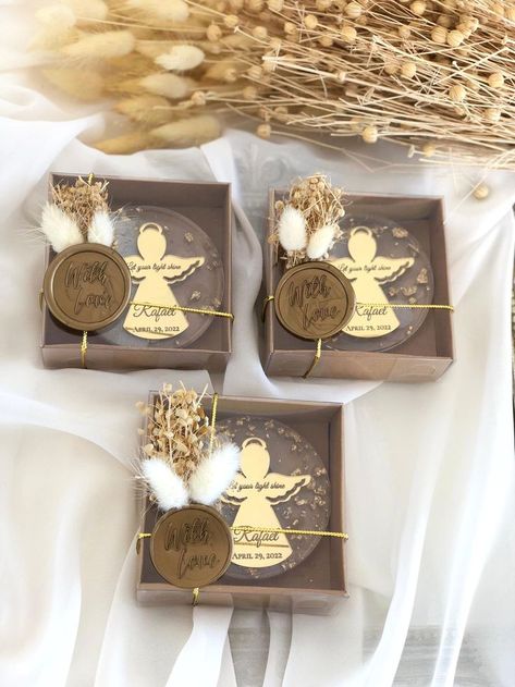 #baptism #baptismgift #baptismfavors #christening #mibautizo #mibautizofavors #dedication #communion #firstcommunion #personalizedbaptismgift #personalizedgift #baptismgiftgirl #communionfavors #communiongift #christeninggift #christeningfavors Christening Souvenir, Baptismal Giveaways, Unique Baptism Favors, Recuerdos Primera Comunion Ideas, Girl Baptism, Gift Inspo, Butterfly Party, Baptism Party, Baptism Favors