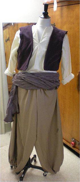 Aladdin Costume by Beth Skinner, via Flickr Pantomime, Aladin Musical, Aladdin Costume Diy, Aladdin Show, Aladdin Play, Aladdin Theater, Aladdin Musical, Aladdin Party, Aladdin Costume