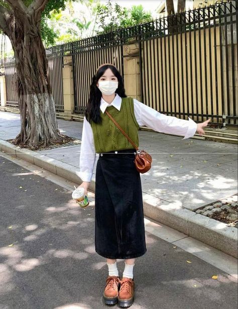 Japan Teacher Outfit, Japanese Ootd Street Style, Japanese Teacher Outfits, Modest Japanese Outfits, Japanese Work Wear, Korean Church Outfit, Girly Japanese Fashion, Modest Japanese Fashion, Japanese Outfits Casual Street Style