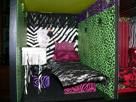 green bedroom Scene Bedroom 2000s, Early 2000s Bedroom, Scene Kid Room, Emo Bedroom, Emo Decor, Scene Room, Scene Bedroom, Y2k Room, Green Bedroom