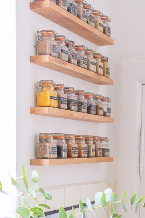 DIY Floating Spice Rack - Little House On The Corner Floating Spice Rack, Diy Shelves Design, Desain Pantry Dapur, Spice Rack Ideas, Diy Shelves Ideas, Diy Spice Rack, Shelves Ideas, Desain Pantry, Spice Shelf