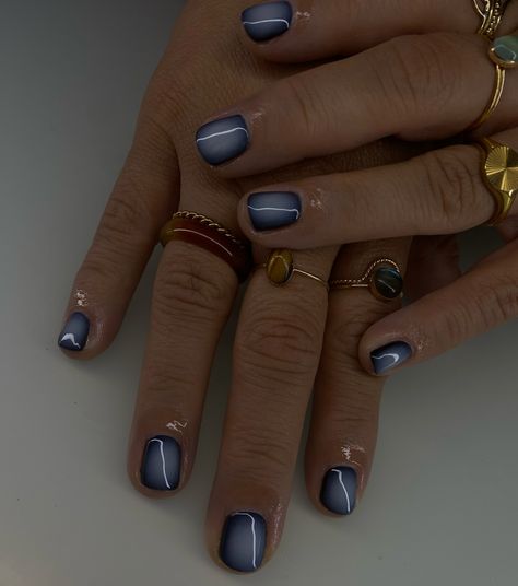 AURA MANICURE 🕸️ Short Nail Designs Aura, Short Aura Nail, Gel Nails Aura, Black And Silver Aura Nails, Brown And Blue Aura Nails, Short Gradient Nails, Oval Aura Nails, Square Aura Nails Short, Reverse Aura Nails