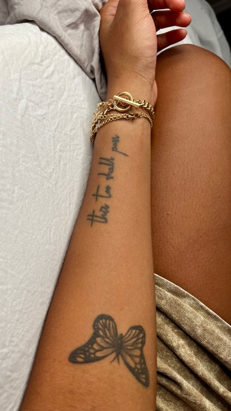 Cute Tattos For Black Women, Minimalist Tattoos Black Women, Tattoo Aesthetic Black Woman, Arm Tattoo Black Women, Forearm Tattoo Black Women, Arm Tattoos Black Women, Arm Tats For Women, Top Arm Tattoo, Baddie Tats Arm