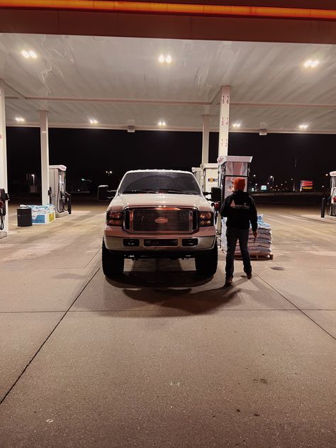 Date In Back Of Truck, Boyfriend Truck Pictures, Truck Boyfriend, Truck Couple Aesthetic, Bf Gf Truck Pictures, Country Aesthetic Truck, Lifted Truck, Teen Boy, Book Aesthetic