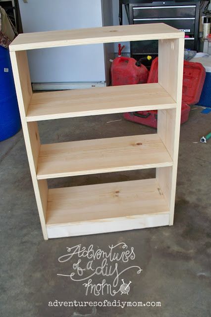 How to Build a Bookshelf |Adventures of a DIY Mom Build A Bookshelf, Buku Diy, Bookcase Plans, Diy Mom, Bookshelves Diy, Mom Diy, Built In Bookcase, Diy Desk, Woodworking Projects Plans