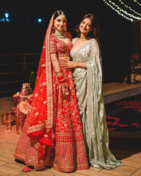 Tips For Bride’s Sister To Slay Her Look At The Wedding Himadri Patel, Bride Sister Outfit, Lehenga For Bride's Sister, Bride Sister Dress, Dress For Bride Sister, Saree Outfit, Brides Sister, Bridal Pose, The Peripheral