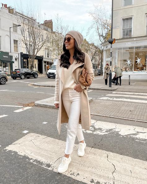 Bluestone Lane, Sneakers Neutral, Kat Jamieson, Jeans White Sneakers, Neutral Coat, Beanie Outfit, Colour Combinations Fashion, Cold Weather Outfits, Cashmere Turtleneck