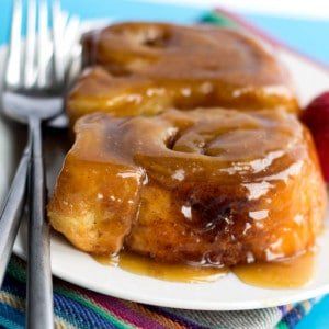 Easy Sticky Bun Recipe, Homemade Sticky Buns, Easy Sticky Buns, Caramel Sticky Buns, Cinnamon Sticky Buns, Sticky Rolls, Cinnamon Bun Recipe, Sticky Buns Recipes, Caramel Rolls