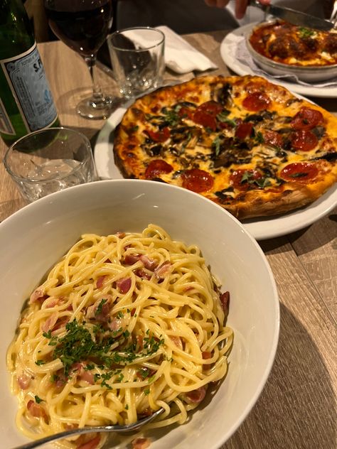 #sanfrancisco #california #pasta #dinner #aesthetic #pizza #italian Pizza And Pasta, Pizza Birthday Party Aesthetic, Italian Dishes Aesthetic, Italian Pasta Aesthetic, Italian Dinner Aesthetic, Italian Birthday Dinner, Pasta Dinner Aesthetic, Pasta Aesthetic Dinner, Italian Food Aethstetic