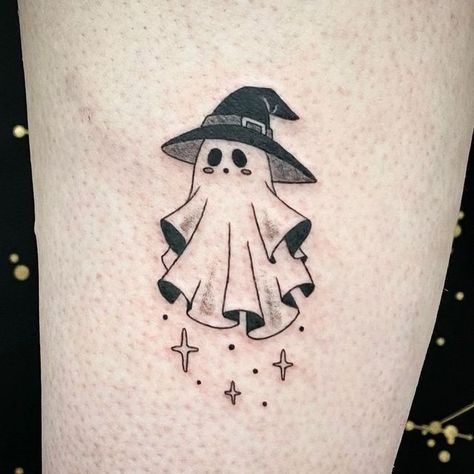 Trad Ghost Tattoo, Ghost Witch Tattoo, Halloween Tattoo Ideas Simple, Tattoo Ideas Halloween, Small Ghost Tattoo, Flow Tattoo, Harry Potter Tattoo Sleeve, Reading Tattoo, Ghost Tattoos