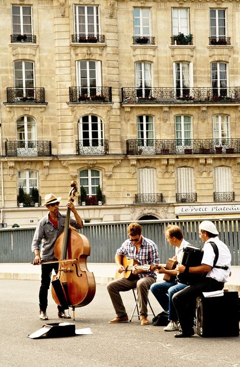 Street Musicians, Street Music, Midnight In Paris, Street Musician, City Of Love, I Love Paris, Living In Paris, Love Paris, Victor Hugo