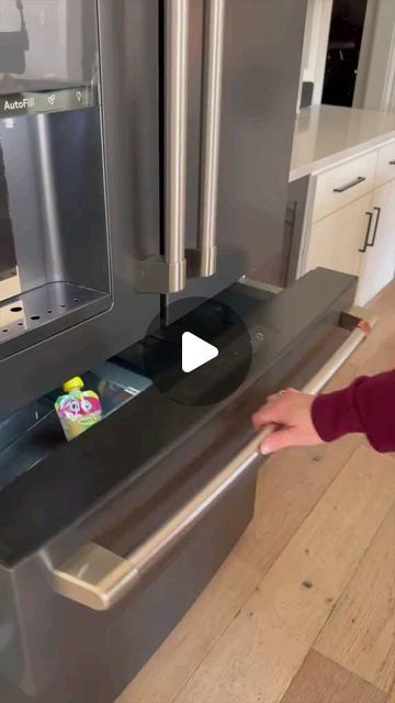 Organize Ways on Instagram: "Snack drawer restock 🍓🧀🥒🍊 . . . . . . . . . . . 🎥 by  @_catben_ on TikTok ⏩DM for credit or a removal request  ✔️All rights and credits reserved to the respective owner(s) . #asmr #snackdrawer #snackdrawerrestock #momlife #organizedhome #snacks #organizedfridge" Kitchen Snack Drawer Organization, Fridge Snack Drawer Organization, Kids Snack Drawer In Fridge, Fridge Snack Drawer, Snack Drawer Ideas, Snack Drawer Organization, Snack Organization, Snack Drawer, Snack Organizer