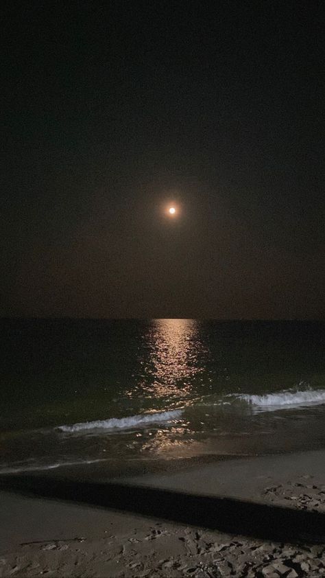 Full Moon Beach Aesthetic, Beach Late Night Aesthetic, Crab Hunting On The Beach At Night, Beach Night Photography, Noughts And Crosses Aesthetic, Night Beach Snap, Night Time Beach Aesthetic, Beach At Night Wallpaper, Gloomy Beach Aesthetic