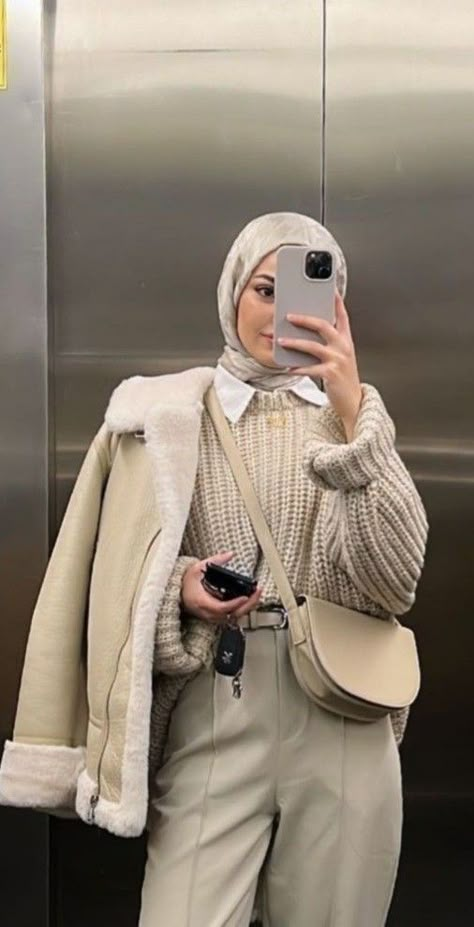 Hijab Winter Fashion, Winter Hijab Outfits, Recycled Outfit, Formal Outfit Ideas, Teens Outfits, Thanksgiving Outfits Women, Modest Winter Outfits, Casual Outfits Fashion, Estilo Hijab