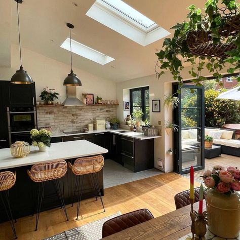 Open Plan Kitchen Dining, Open Plan Kitchen Living Room, Sun Shining, Kitchen Dining Living, Door Open, Dream House Rooms, Home Decor Living Room, Kitchen Extension, Home Decorating Ideas