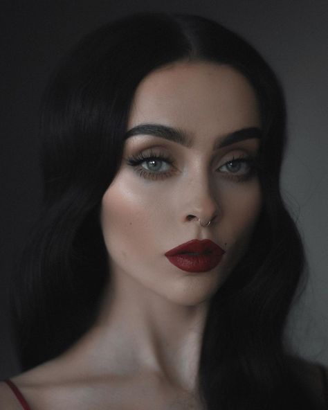 Johanna Herrstedt, Snow White Makeup, White Makeup, Dark Makeup, Foto Poses, Instagram Influencer, Pale Skin, Red Lipstick, Wedding Hair And Makeup