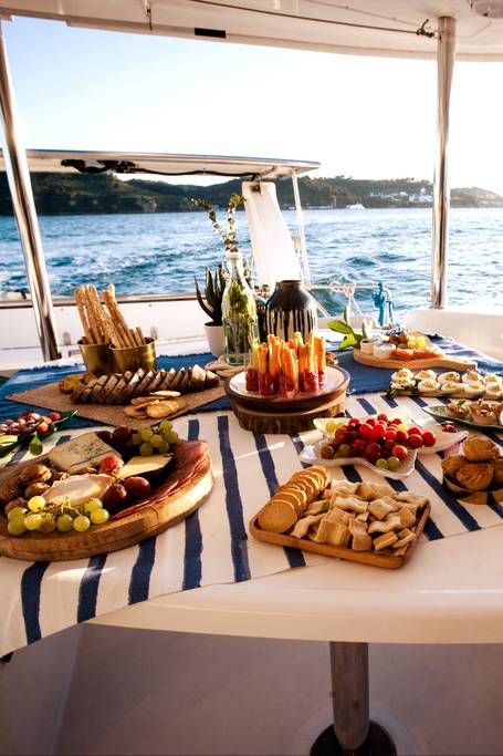 Boat Birthday Party Ideas Decoration, Yacht Party Theme, Hens Party Themes, Yatch Boat, Boat Interior Design, Cruise Food, Caribbean Homes, Boat Pics, Yacht Party