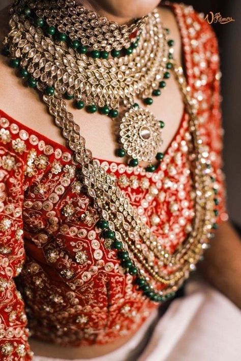 Where to Rent or Buy Artificial Bridal Jewellery in Delhi?? Bridal Jewelry Sets Brides, Wedding Jewelry Sets Bridal Jewellery, Kundan Jewellery Bridal, Cloth Jewelry, Bridal Jewelery, Jewelry Styling, Indian Bridal Jewelry Sets, Bridal Jewellery Design, Bridal Outfit