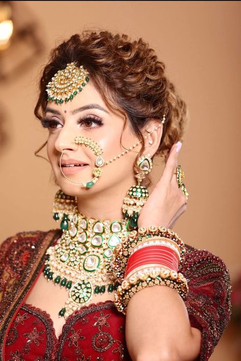 All the efforts we take to choose the bridal attire, jewellery, and accessories finally stand to be worthy when the bridal make-up is just perfect. Get that flawless look with our experienced and talented make-up artist. Call us at +918010667788 for bookings and enquiries. @maneetsandhumakeup_artist #bridalmua #indianbridalmakeup #professionalbridalmua #expertmua #traditionalbridallook #royalbridallook #nudemakeup #eyemakeup #bridalmakeupartist #shaadidukaan Bengali Hairstyle, Easy Bun Hairstyles For Long Hair, Bridal Hairstyle Indian Wedding, Photography Decoration, Hair Style On Saree, Indian Bride Makeup, Bridal Jewellery Inspiration, Bride Photos Poses, Bridal Bun