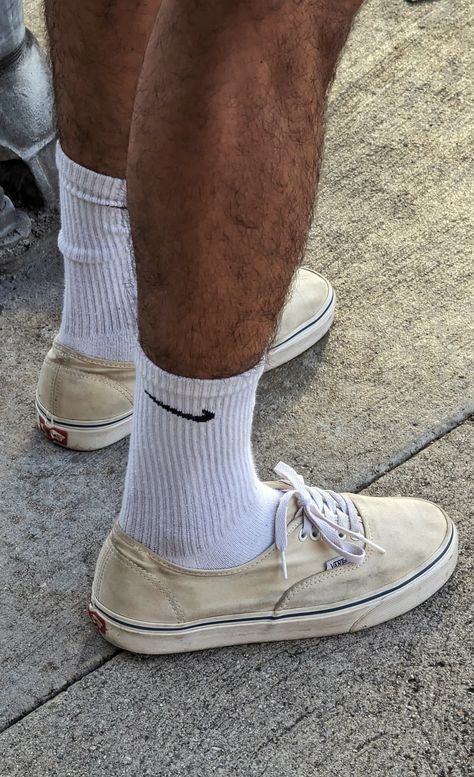 White Shoes Outfit Men Aesthetic, Crew Socks With Sneakers Outfit Men, Men’s White Vans Outfit, Casual Summer Streetwear Socks, Converse Low Tops Outfit, Vintage White Canvas Shoes For Streetwear, Casual Cotton Socks For Streetwear, White Vans Outfit, Vans Authentic White