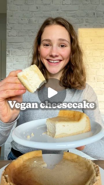 Maya // vegan recipes on Instagram: "VEGAN CHEESECAKE 🎂 No one will guess it’s vegan! 😜  This vegan cheesecake is made with a secret ingredient: silken tofu (but don’t worry, you don’t taste Tofu 😉). It’s absolutely foolproof and approved by my entire family, go make it! 🥰 Much love  Maya ✨ RECIPE (12 pieces each 250cal/5P/40C/16F): Crust: -2 Cups (260g) flour -3/8 Cup (80g) sugar -1 Tsp baking powder -1/2 Cup (140g) softened vegan margarine -1 Tbsp water MIX/KNEAD/LET REST for 30mins in the fridge Filling: -800g silken tofu -juice and zest of 1 lemon -1/4 Cup (60ml) canola oil -1/2 Cup (65g) corn starch -3/4 Cup (150g) sugar BLEND/GREASE a cake pan/SPREAD the crust/POUR IN filling/BAKE at 180C/360F 45-50min/LET COOL DOWN - VEGANER KÄSEKUCHEN 🎂 Keiner wird glauben, dass der vegan ist! Tofu Pumpkin Cheesecake, Vegan Cheesecake Filling, Silken Tofu Deserts, Vegan Flan Recipe, Vegan Cheesecake Tofu, Silken Tofu Cheesecake, Vegan Souffle, Vegan Cheescake, Vegan Tofu Cheesecake