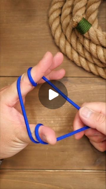 Tim on Instagram: "Prusik Knot 2 Ways! 
.
.
.
.
.
#weaversofeternity #paracord #paracord550 #bracelet #550paracord #fraternityofweavers #paracordlife #paracordlifestyle #paracordcommunity
#prusik #bestknots #knot #ropehack" Paracord Finishing Knots, Prusik Knot, Climbing Knots, Friendship Knot, Best Knots, Paracord Knots, 550 Paracord, August 17, Rock Climbing