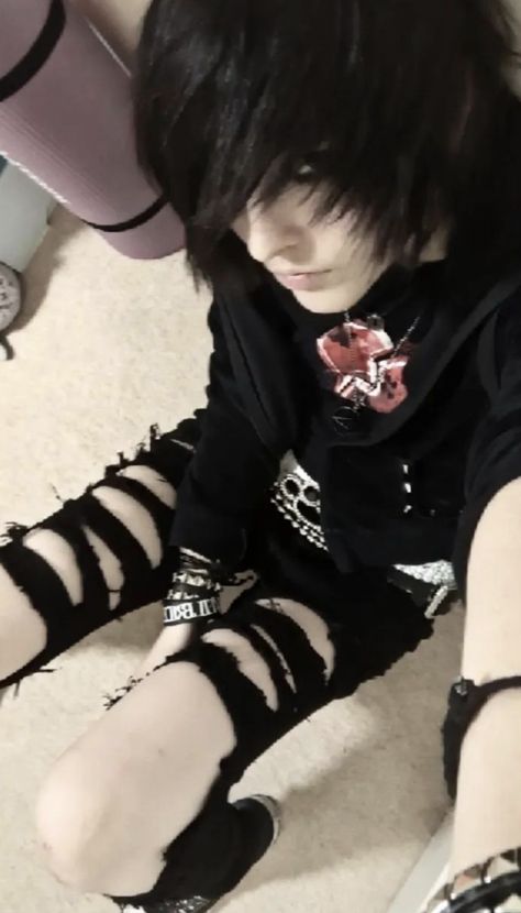 Emo Guy Outfits 2000s, Emo Outfit 2000s, 2000 Emo Outfits, Scene Guy Outfits, Evan Bloodlust, Emo Fits 2000s, 200s Emo, Emo Boy Fashion, Midwest Emo Outfits