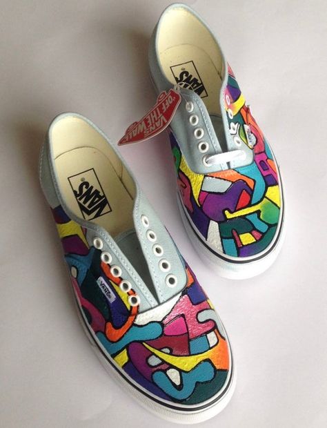 Glass Art Painting, Shoe Art Designs, Doodle Shoes, Graffiti Shoes, Drawing Shoes, Mermaid Shoes, African Shoes, Art Shoes, Painted Sneakers