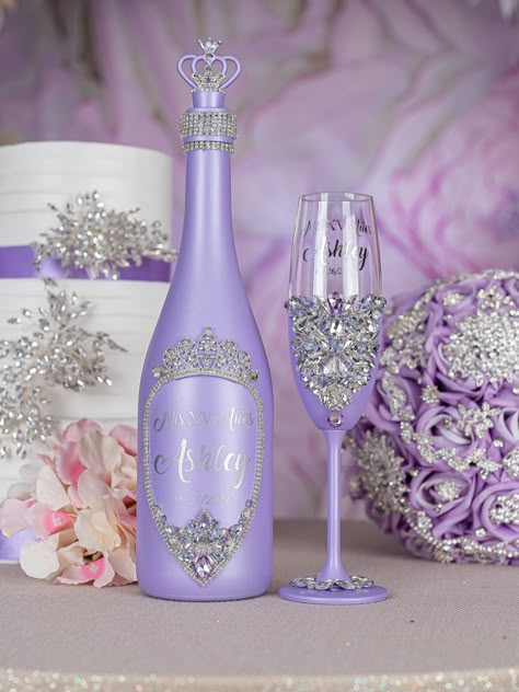 Make Your Quinceañera Party unique with lilac Champagne Bottle! Ready to Fill with Your Favorite Bubbles. This sleek and elegant botella is personalizable to make your Quince party truly memorable.Raise a toast to a memorable Quinceañera with this champagne botella!Set includes: bottle (empty).All the items are hand-made.Can be personalized with name and date of your celebration.We can decorate this set with any color or text you want. Lilac Quinceanera Decorations, Quinceanera Decorations Centerpieces, Lilac Quinceanera, Quince Centerpieces, Lavender Quinceanera, Quince Party, Money Card Box, Lavender Quince, Quince Themes