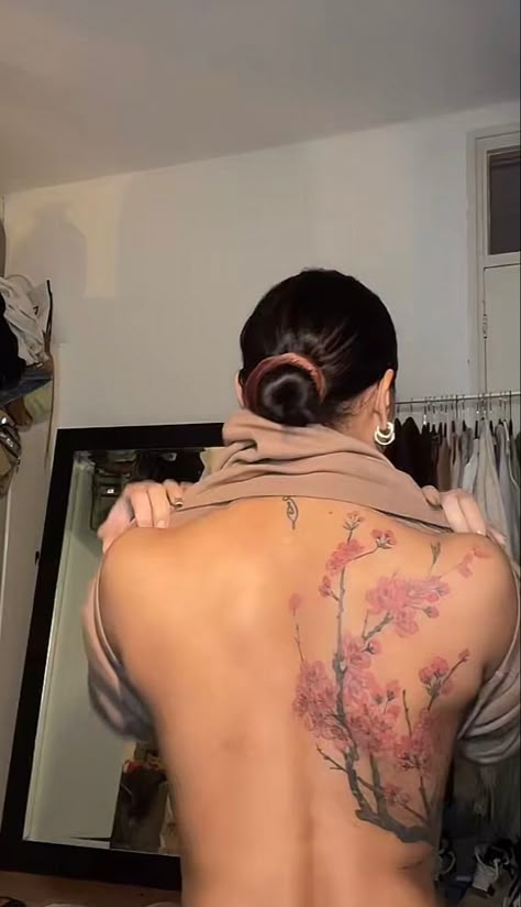 Women Side Rib Tattoo, Japanese Style Spine Tattoo, Blossom Tree Tattoo On Back, One Side Back Tattoo Women, Asian Arm Sleeve Tattoos, Flower Tattoo Black Women, Back Tattoo Full, Japanese Cherry Blossom Back Tattoo, Yakuza Back Tattoo