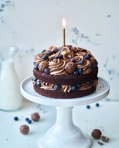 La torta di Julia Ferrero Rocher Cake, Ferrero Rocher, Cake Flavors, Cake Frosting, Chocolate Frosting, Interesting Information, Cake Inspiration, Food Inspiration