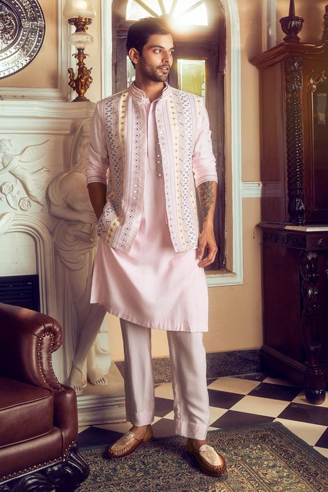 Sherwani Casual, Ring Ceremony Outfit For Men, Pink Kurta For Men, Ring Ceremony Dress, Sangeet Outfit For Men, Western Outfits For Men, Boys Wedding Outfit, Kurta Ideas, Engagement Dress For Men