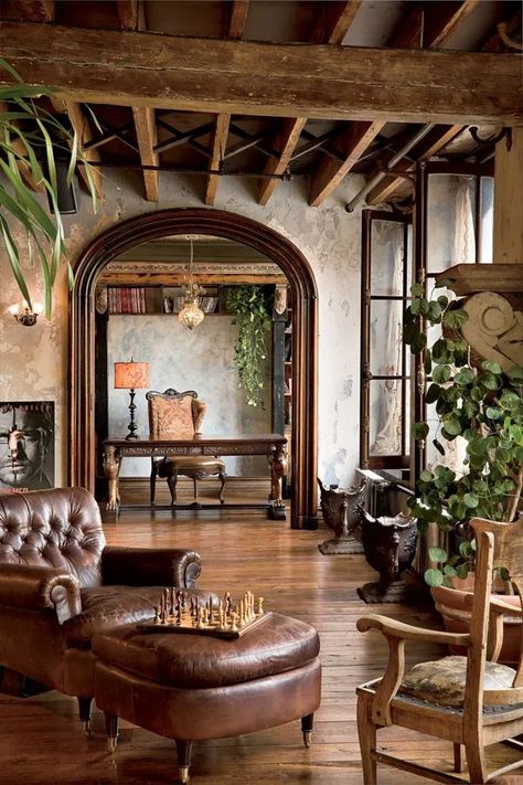 New Yorker Loft, New York Loft, Tuscan Design, Rustic Italian, Tuscan House, Interior Design Rustic, Casas Coloniales, Versace Home, Tuscan Decorating