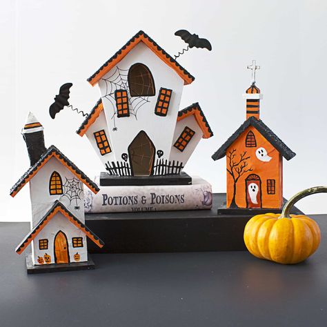 Hello!  Today I am excited to share with you my DIY project for making Haunted Houses from wooden birdhouses.  I made these last year after falling in love with the ones at Pottery Barn Kids.  I knew I didn’t want to spend the money purchasing them, so I set out to recreate them.  I found … Halloween Haunted House Diy, Halloween Bricolage, Haunted House Ideas, Haunted House Craft, Halloween Houses, Haunted House Diy, Bricolage Halloween, Casa Halloween, Halloween Haunted House