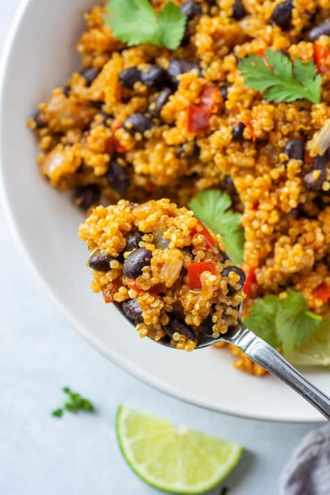 Quinoa With Black Beans, Black Bean And Quinoa Recipes, Spanish Style Quinoa, Southwest Quinoa Recipes, Mexican Style Quinoa, Quinoa Beans Recipes, Quinoa One Pot Meals, Blended Quinoa, Quinoa And Beans Recipes