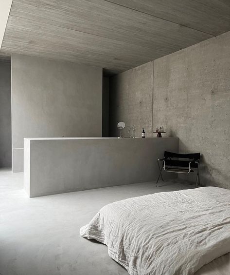 Brutalism Interior, Brutalist Interior, Concrete Interiors, Black Interior Design, Minimalist Room, Minimalism Interior, Living Room Colors, Brutalism, Design Minimalista