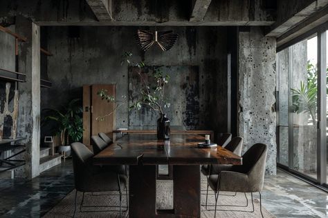 8 Brutalist Interior Design Ideas to Embrace Raw Beauty in Your Home - Decorilla Online Interior Design Brutalist Interior Design, Brutalism Interior, Brutalist House, Brutalist Interior, Online Interior Design, Raw Beauty, Brutalism, Create Space, Rich Textures