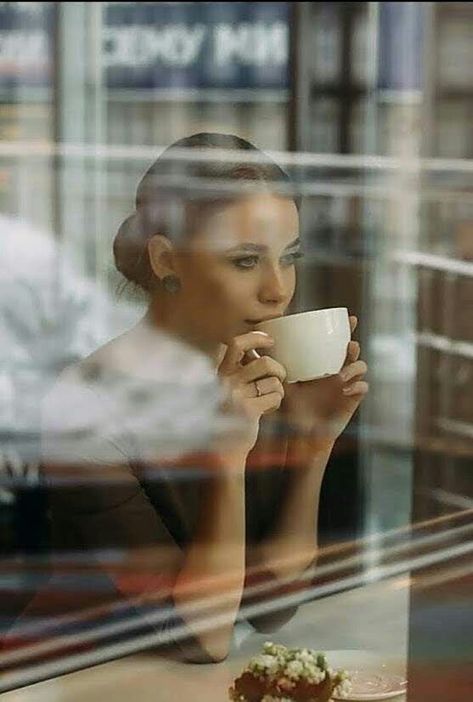 Morning Coffee Photography, Coffee Shop Photography, Coffee Shot, Shotting Photo, Coffee Girl, Coffee Photography, Business Portrait, Aesthetic Coffee, Shooting Photo