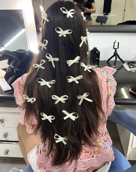 Ribbons Aesthetic, Bows In Hair, Hair 90s, Luscious Hair, Hair Ribbons, Sandy Liang, Pink Vintage, Here Comes The Bride, Black Girls Hairstyles