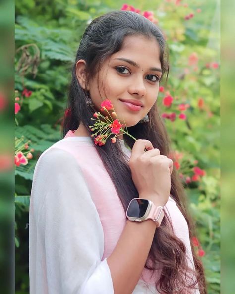 haritha | @_neha_g._____ ❤✨ | Instagram Smart Hairstyles, Men Fashion Photo, Drawing Couple Poses, Nicki Minaj Pictures, New Photo Style, Gals Photos, Best Poses For Photography, Dj Images