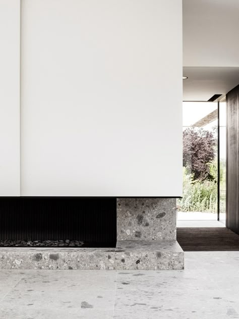 House in Aalst by Metalfire | Manufacturer references Library Fireplace, Design Fireplace, Adams Homes, Concrete Fireplace, Architecture Model House, Open Fireplace, Modern Houses Interior, Tv Decor, Home Fireplace